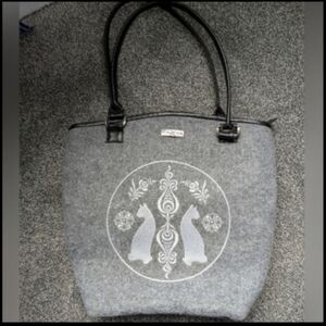 Elegant Gray Tote Bag with Cat Embroidery. FIRM